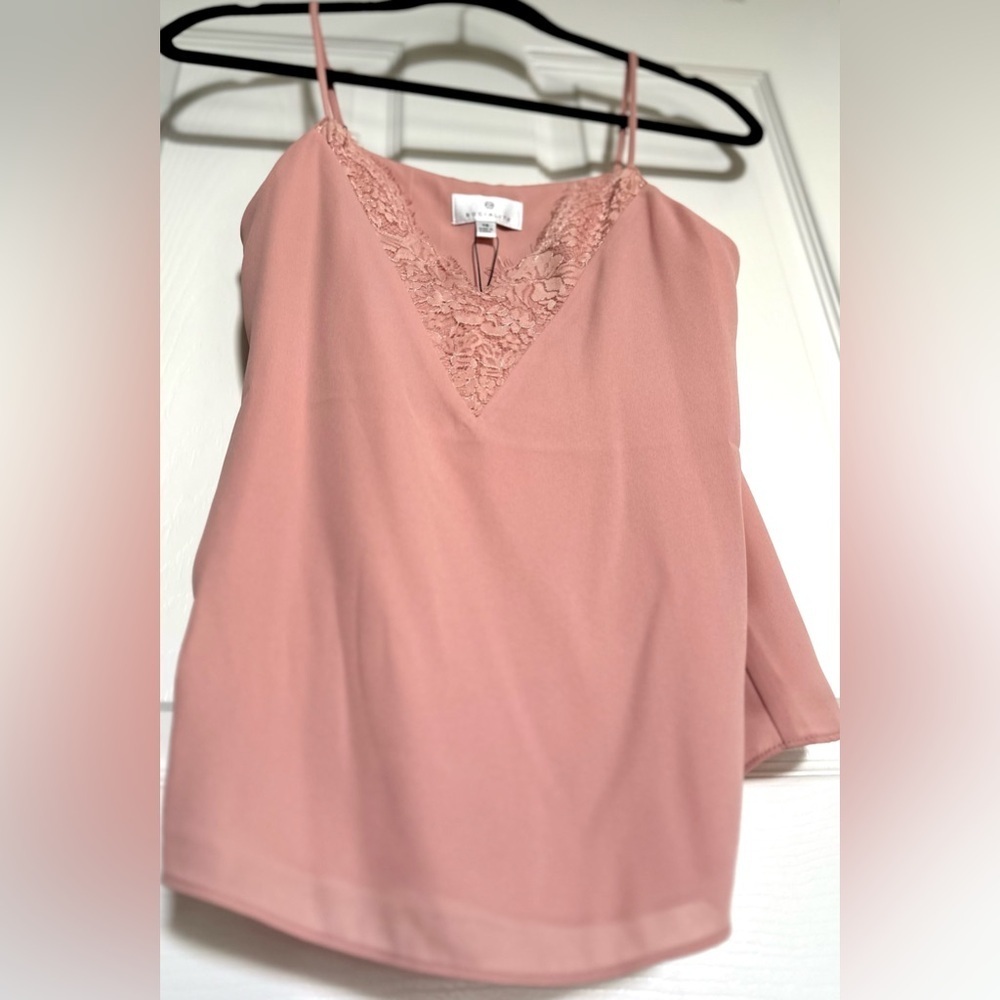 ‼️RARE‼️🎸SOCIALITE🎸🔥NWT🔥Blush Lace trim V-Neck Camisole Tank Top—XS - Picture 4 of 9